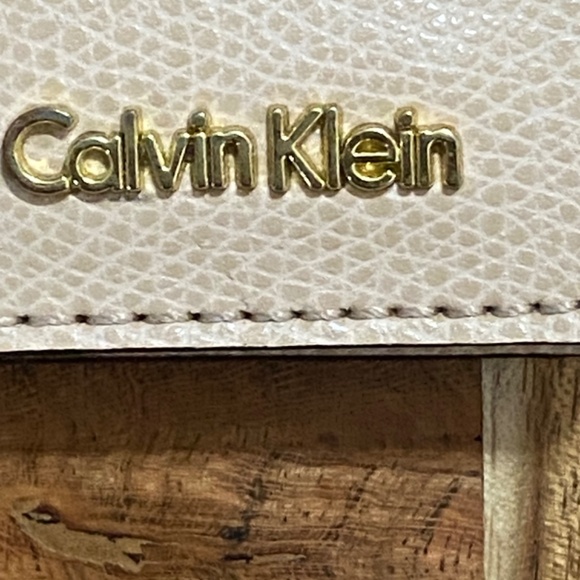 Calvin Klein mini keychain accessory - Picture 10 of 12